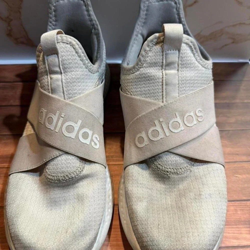 Adidas grey and white trainers #sneakers #adidas size 9